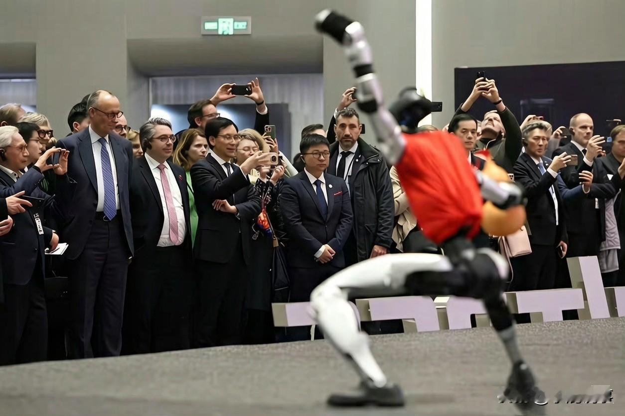 真别再拿分数衡量一个人了😤这位90后老板高考英语才28分，偏科到出不了国，