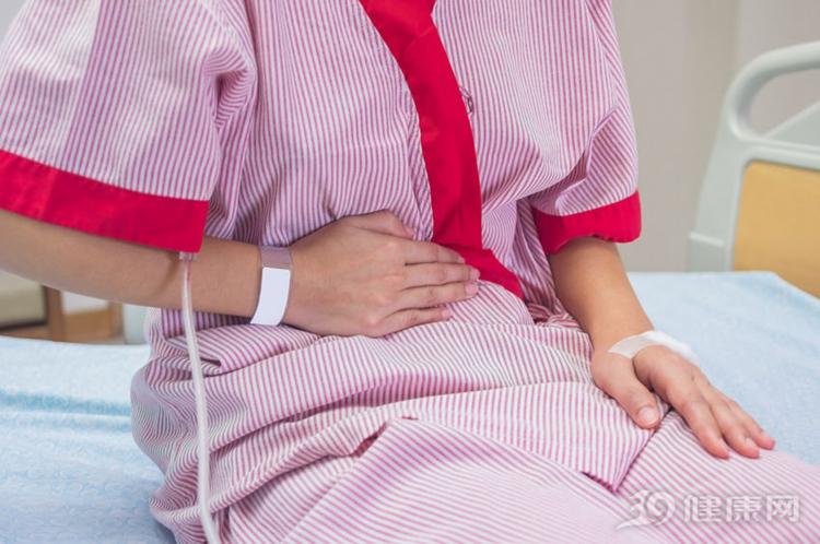 医生放话: 不想得子宫内膜癌, 先得知道这3个前兆