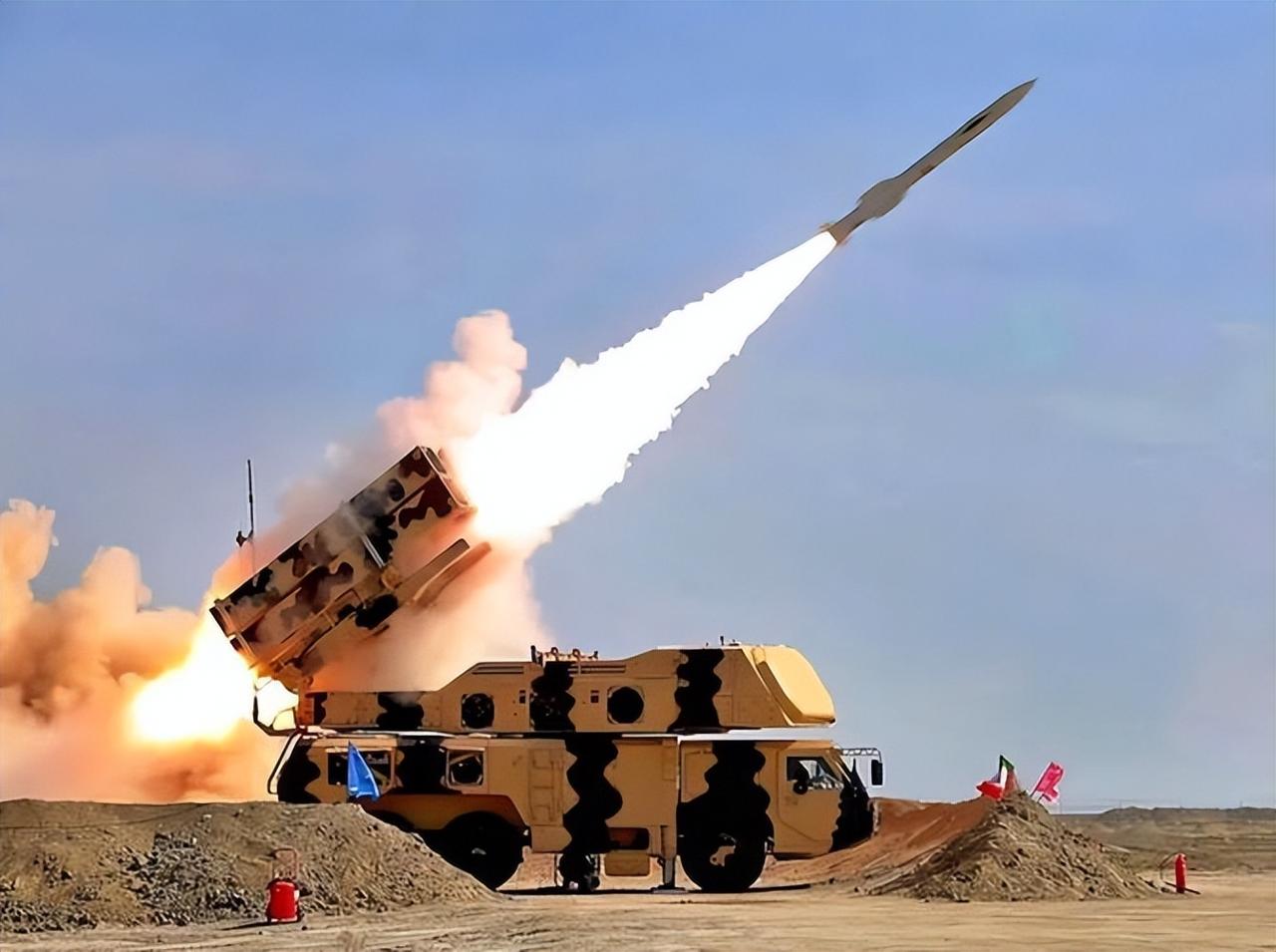 别被“高科技碾压”骗了！美伊开战一周，真相让人大跌眼镜：伊朗用油漆画假飞机，美军