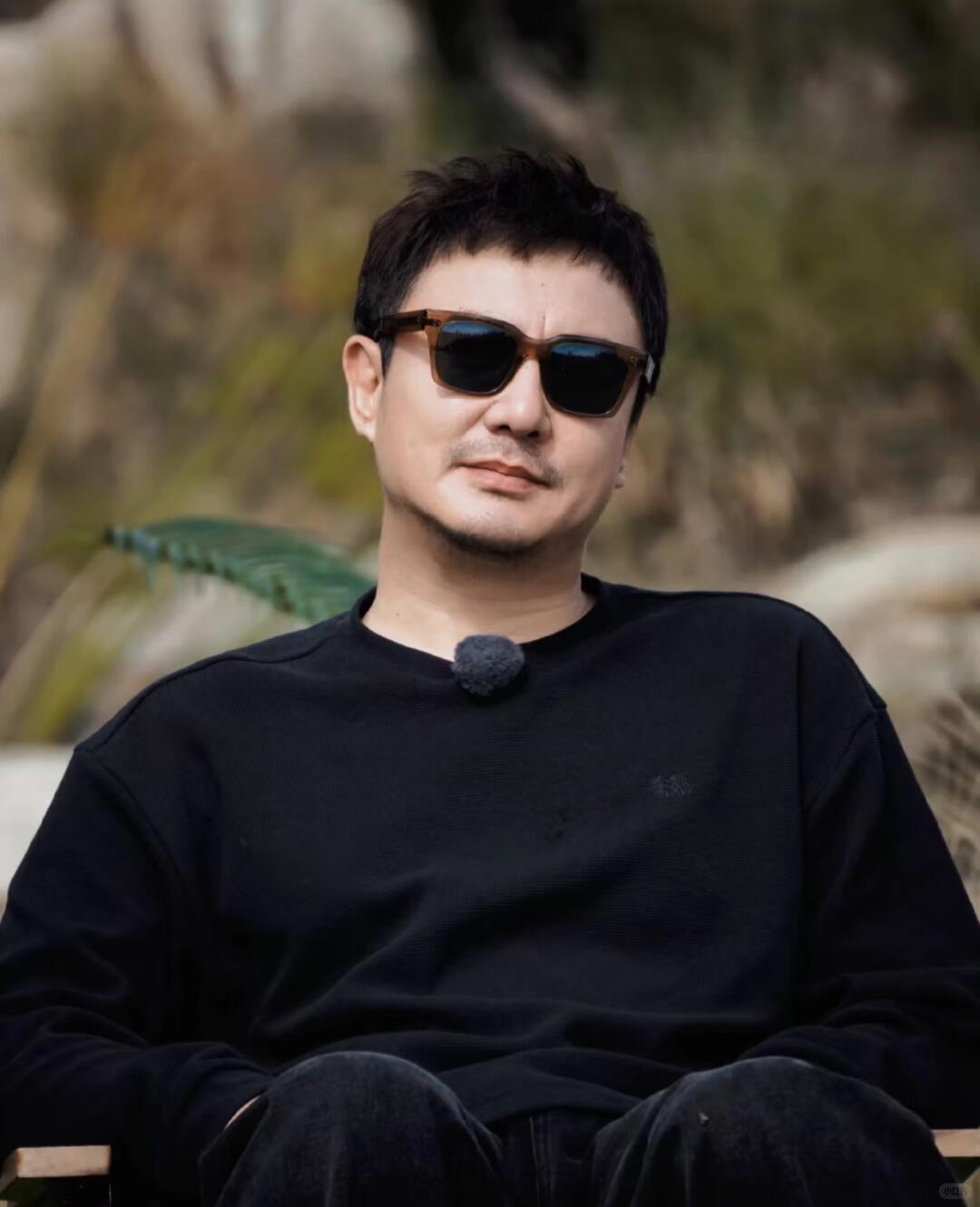 沈腾，怎么可能又丢脸了？那是大智若愚！ 在2025微博之夜颁奖礼上，沈腾