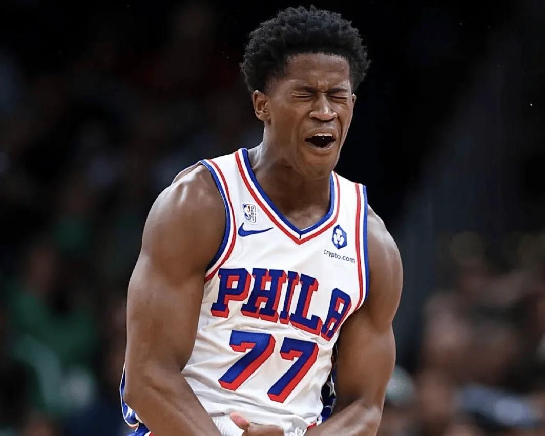 怎么不是状元啊？76人新秀VJ-埃其库姆17中10，得到26分4板7助攻。成为本