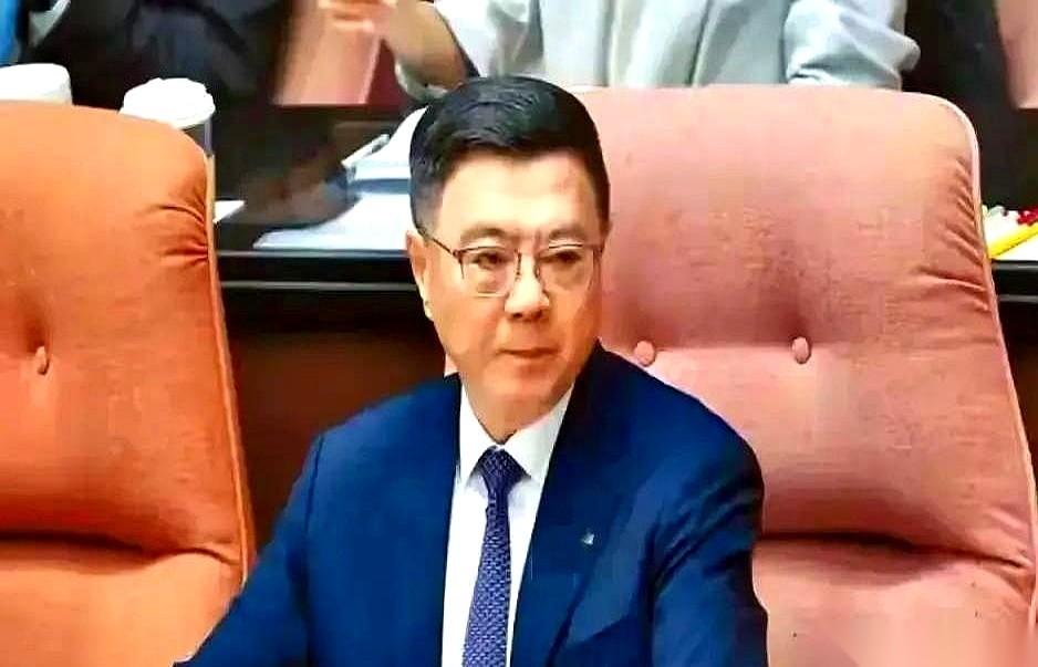 立法院三读盖了章的“退休金加码法案”，到了行政院长卓荣泰这儿，连一毛钱的预算都没