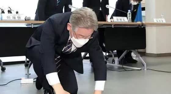 韩国民众灵魂式拷问！废除了检察厅连根拔起，李在明能自我脱罪吗？背负的5大刑罪还能