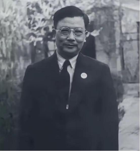 1943年，一个害死200多人的大叛徒，找李克农自首，李克农与他聊了3天，最终决