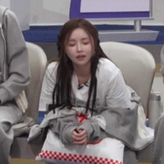 浪姐小考集体丧失表情管理不愧是互联网脸替，每个表情都精准踩中我的笑点！乘风2