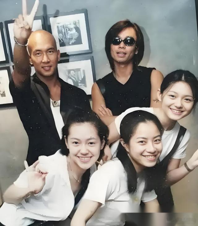 同样是和大S有过一段过往的男人！有人还在消费往事，有人却早已换了剧本。一个是沉