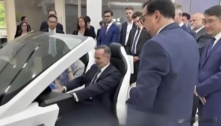 德财长访华后急了？刚回国的德国财长克林拜尔算是说了句大实话，在中国转了一圈，