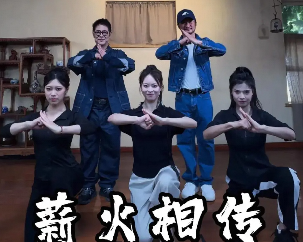 李连杰吴京短视频预热新片〈镖人〉，女网红卷入，影片却遇抵制危机