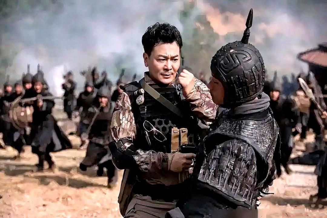 电影版《寻秦记》这剧情，我真是服了。苗侨伟带的特种部队，装备都未来化了，什么