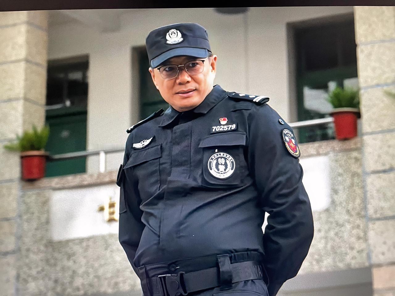 网友淬毒吐槽《藏锋〉：“这部剧真的是咬牙坚持，完全是因为太爱老段了。”坦言，