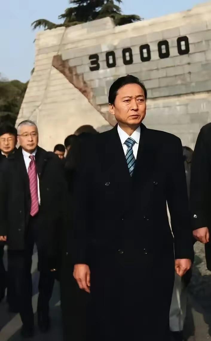 日本前首相鸠山由纪夫受邀参加九三阅兵仪式，他是日本唯一一位带头拒绝参拜靖国神社，