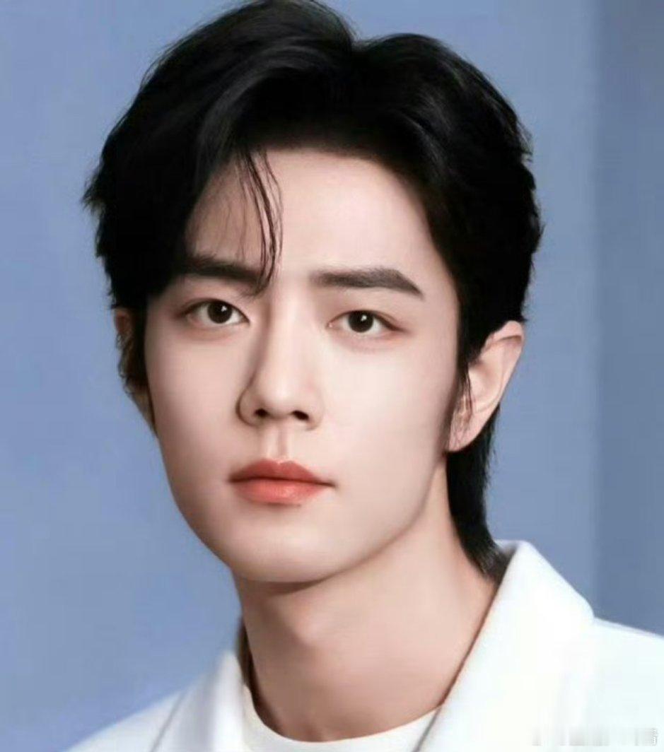 肖战的资源非常好，大导运非常好，颜值和演技有眼睛的都看见了，更是生中最好的，个人