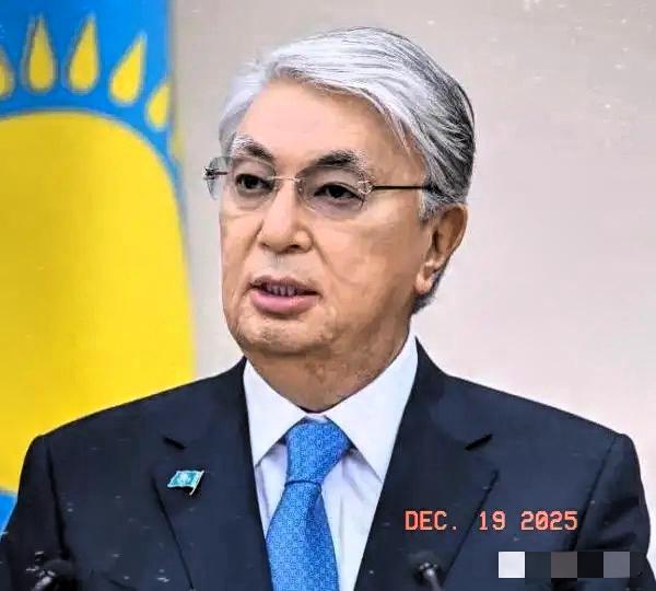 托卡耶夫这一脚油门踩到了东京，属实把我看乐了。当过“东方大国通”，喝过俄国墨水