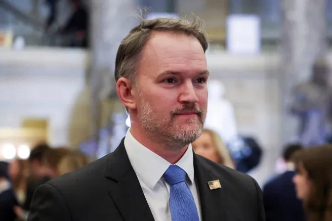 美国贸易代表格里尔3月25日表示，在特朗普3月底访华之前，美国不会进一步提高对华