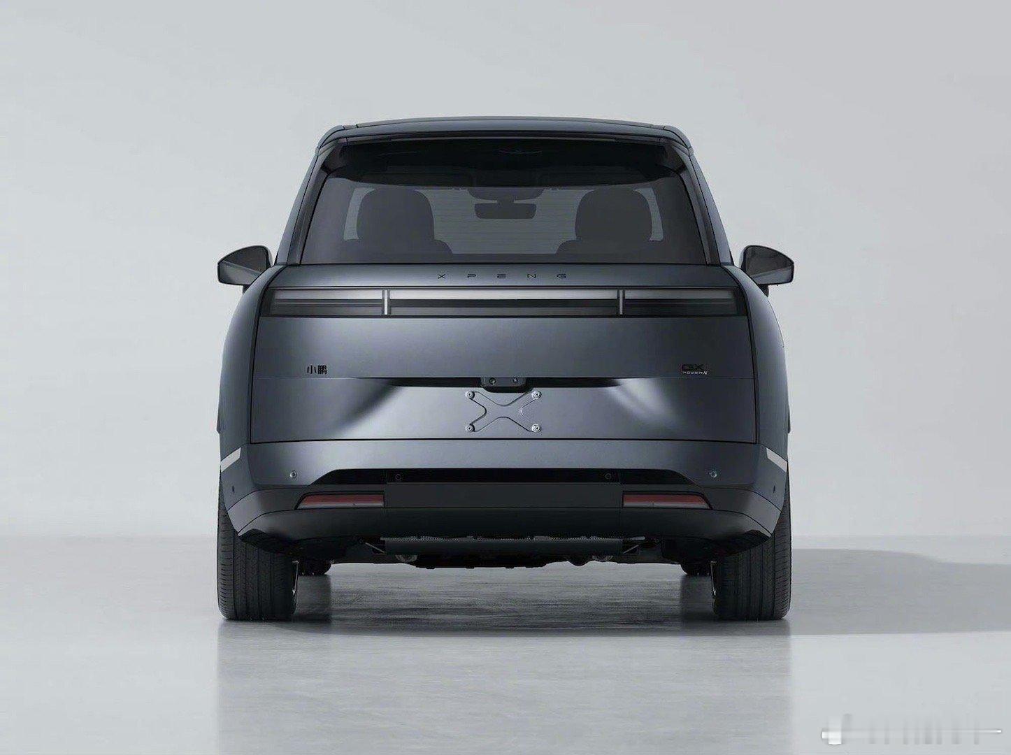 汽车我以为揽胜改款了，搞错了……这是小鹏新车GX，外观用的揽胜风格，大六座家