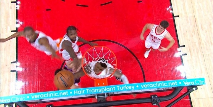 伊森发球失误前还有一个细节！那就是小贾发球，结果伊森要求没给！伊森的肢体语言