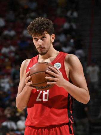 火箭队补强一号位，我还是对小白抱有希望。申京是火箭现在以及未来十年的核心人物，不