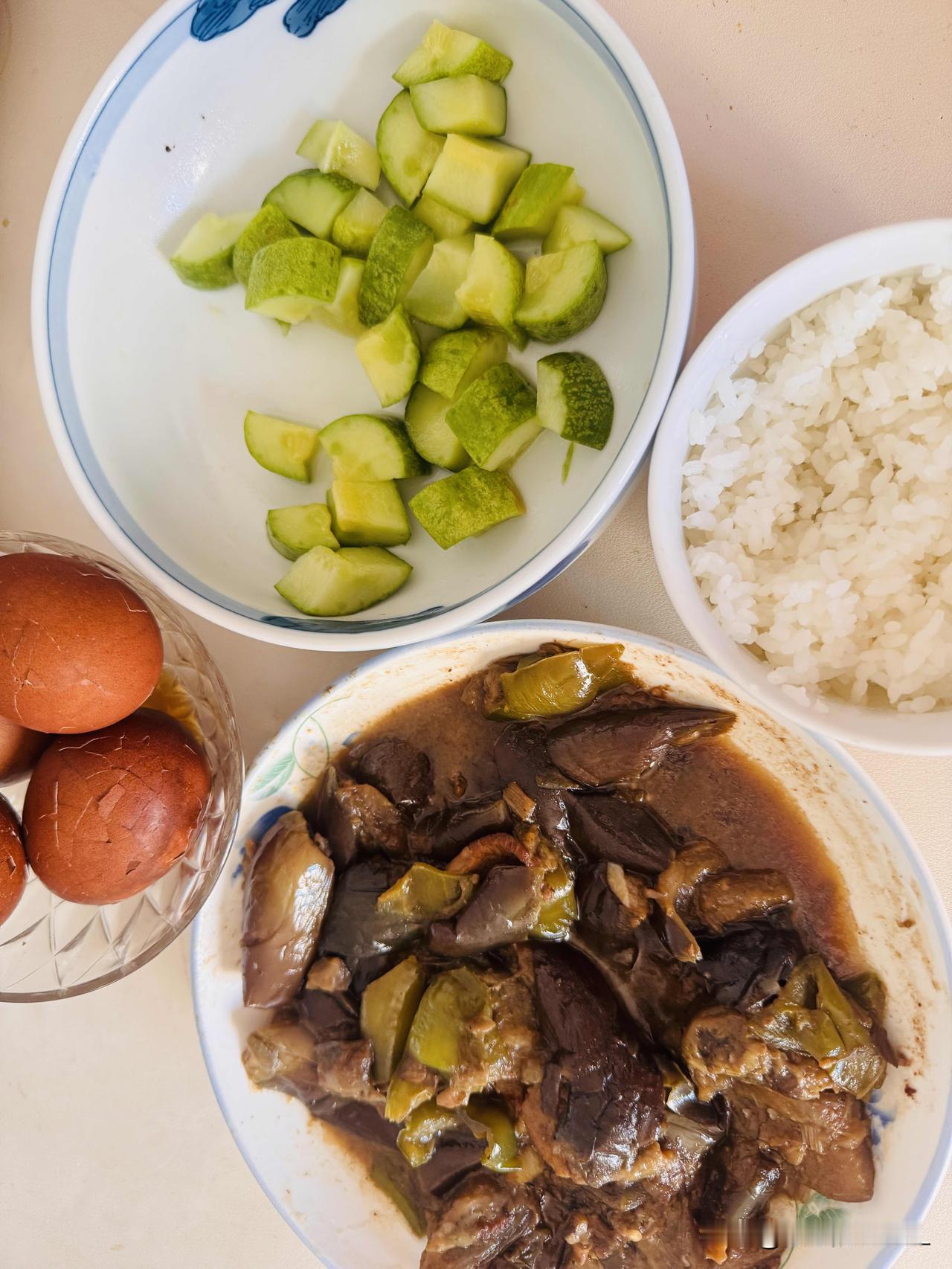 一日三餐,你觉得哪一餐更重要?一日三餐各有作用，但对我们中老年人来说，早餐最不