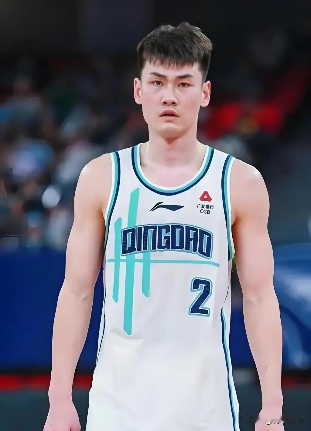 CBA常规赛第一阶段结束，青岛队最强首发五虎是——控卫：段昂君！22岁，身高