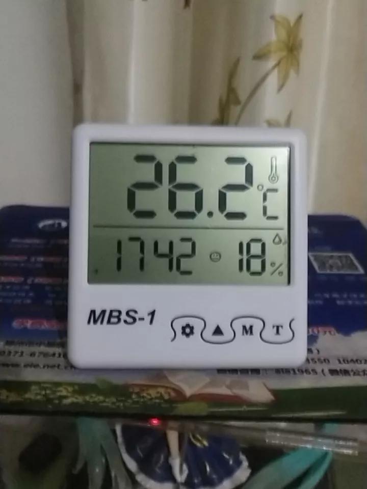 今天做经络疏通瑜伽很是舒服。好久没有做瑜伽了，冬天天气冷，在家里没法做。以前