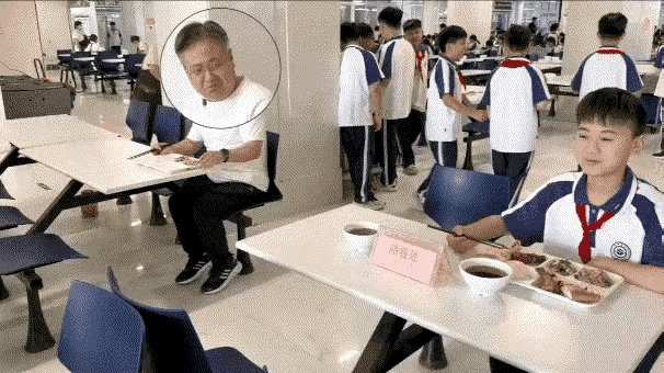 这小子成精了，把校长老头子哄的一愣一愣的。男孩先是问校长：校长爷爷你吃不吃鸡腿