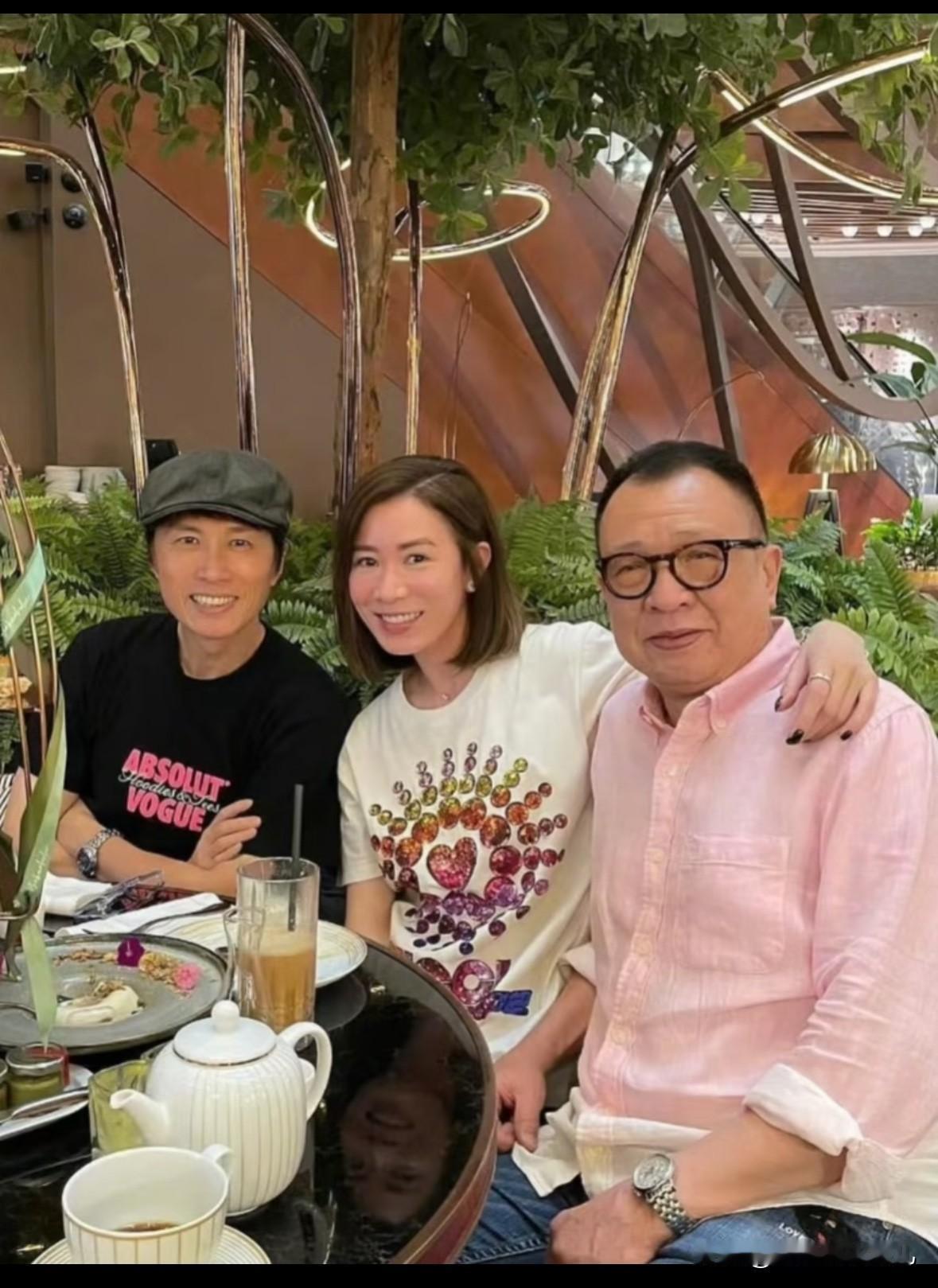 许绍雄去世这几个估计都要哭死了​第一个是佘诗曼，两人合作《使徒行者》开始了