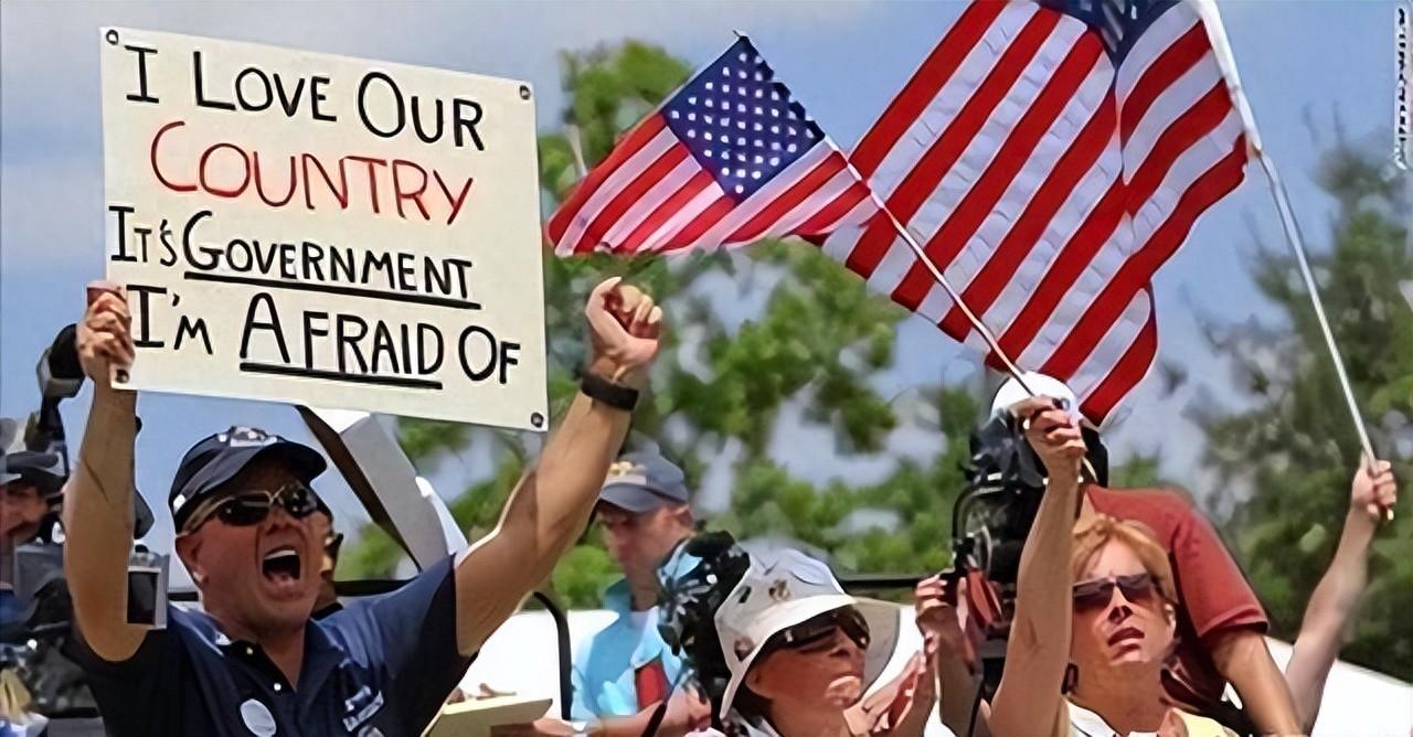 美国最差劲的总统是谁，不是特朗普、不是拜登，而是作恶多端的他前两位的“不靠谱