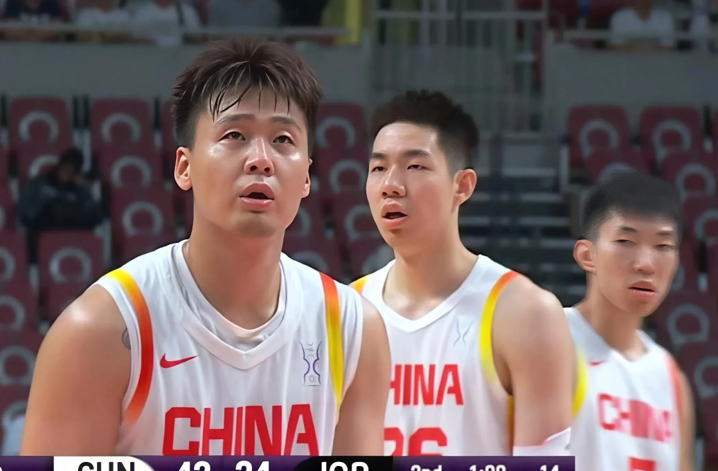 中国男篮今晚以90-68大胜约旦，夺得亚洲杯C组第一，赢球三大功臣！1.郭士强