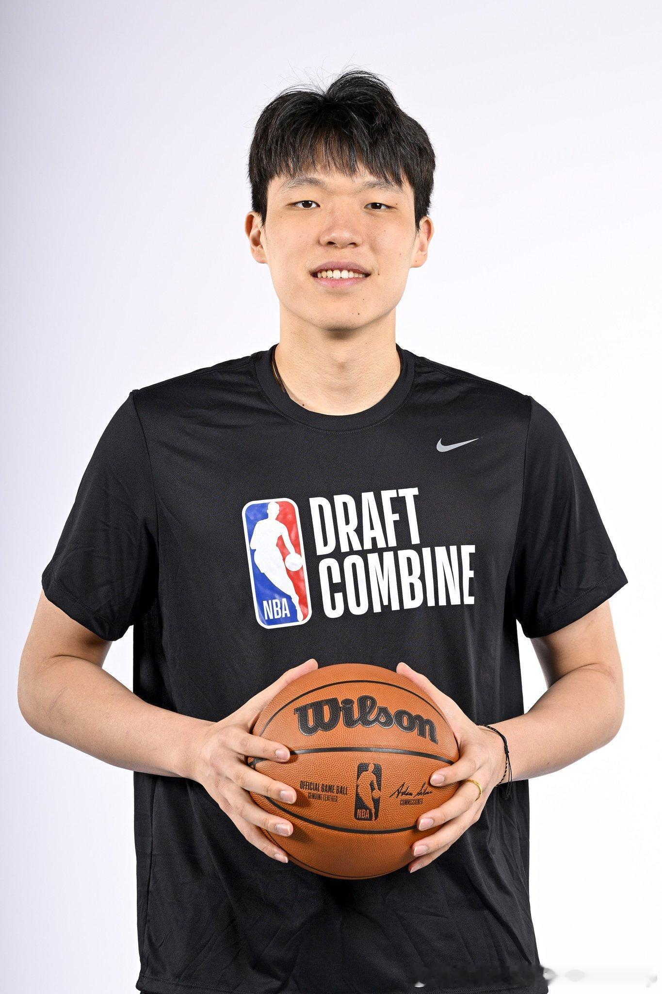 杨瀚森今年的芝加哥联合试训之行可谓是非常成功，可以说超出了我的预期。对于在海外联