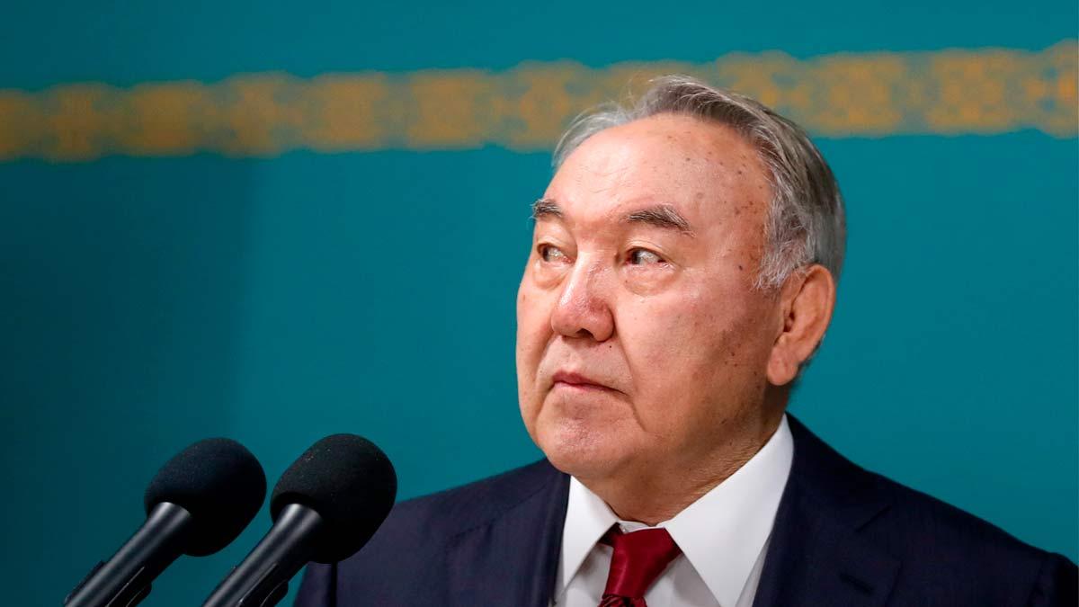 托卡耶夫这五年，把“国父”特权削成了白纸，这次终于轮到外交了！ 在我看来，哈