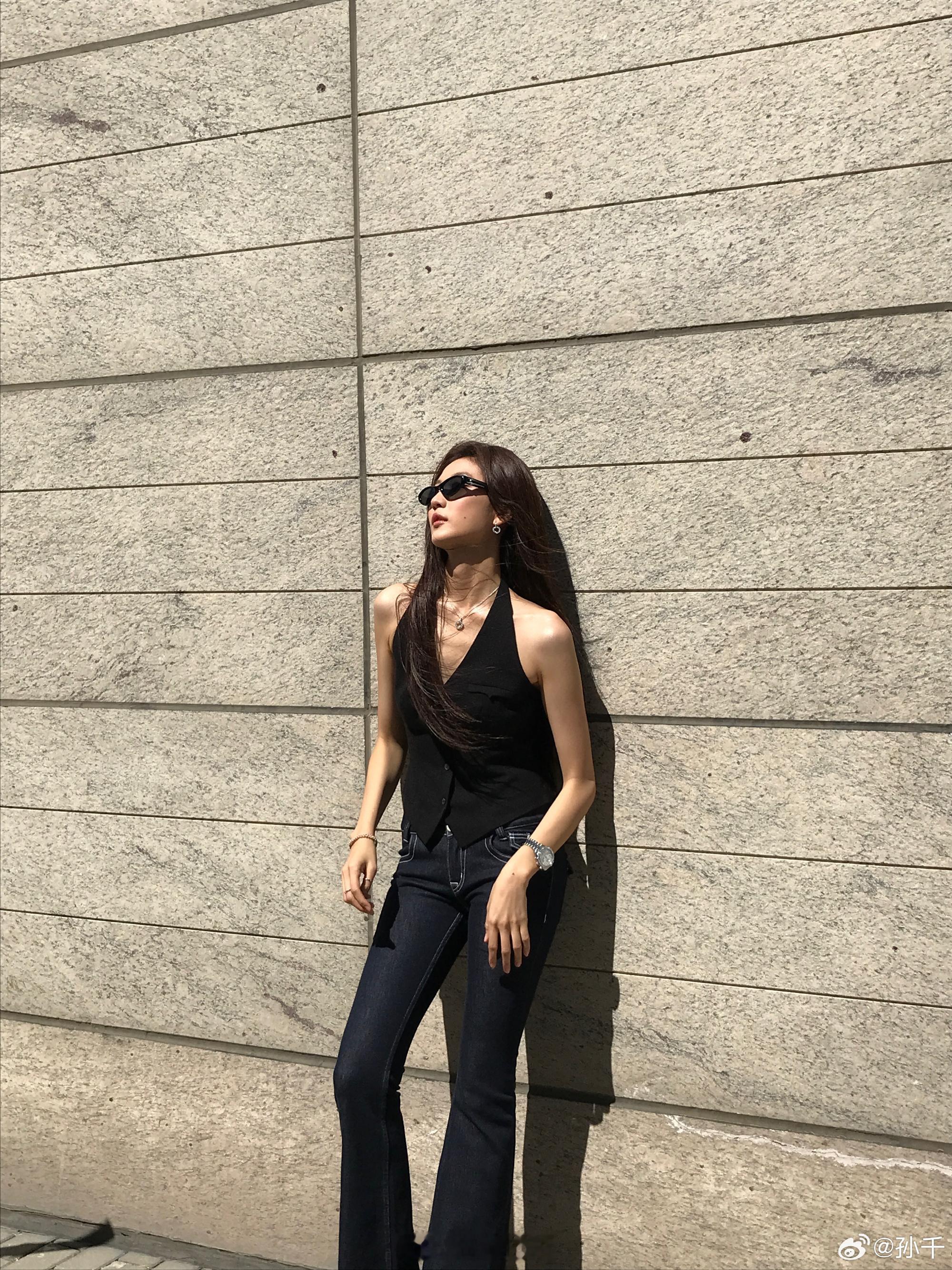 孙千这可是秋天啊孙千真是氛围感美女啊​​​
