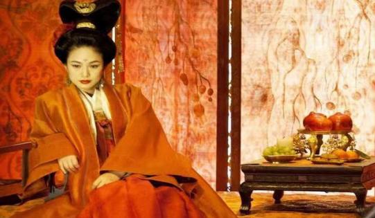 640年，李世民把15岁爱女嫁给宰相儿子，洞房花烛夜，新郎迫不及待来到新房。谁料