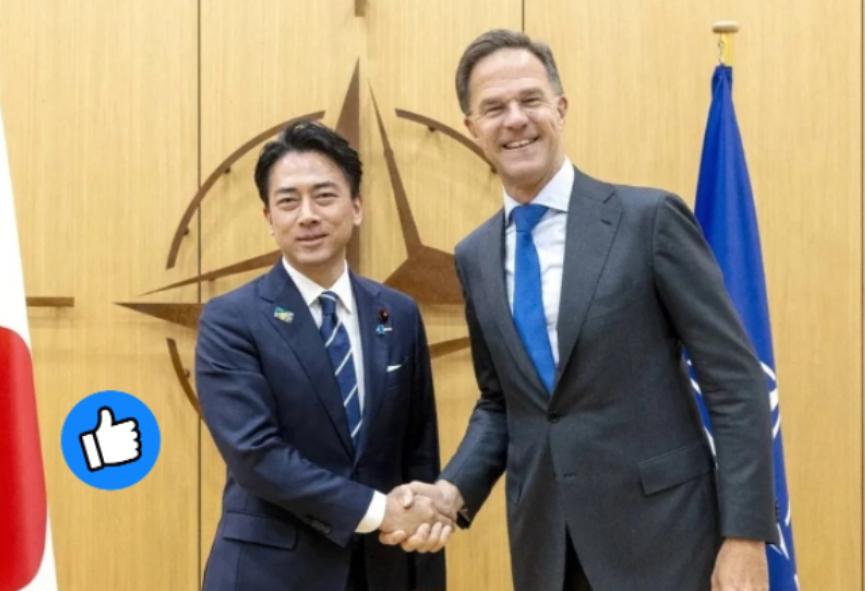 7月22日，布鲁塞尔，小泉进次郎当面告知北约秘书长吕特，日本拥核“天经地义”，接