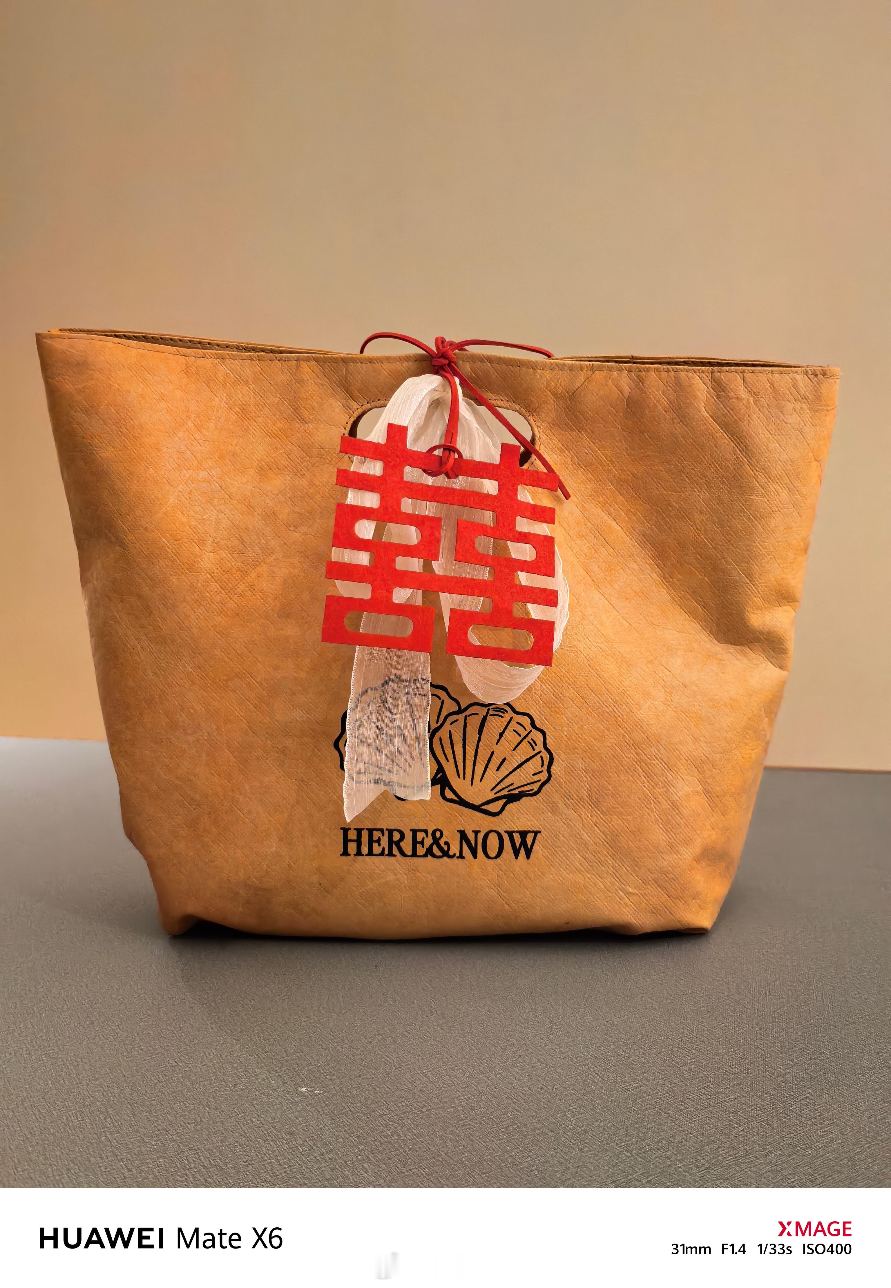 这才是年轻人结婚的伴手礼几包糖果饼干，一包童年辣条，一张刮刮乐彩票，运气好的人还