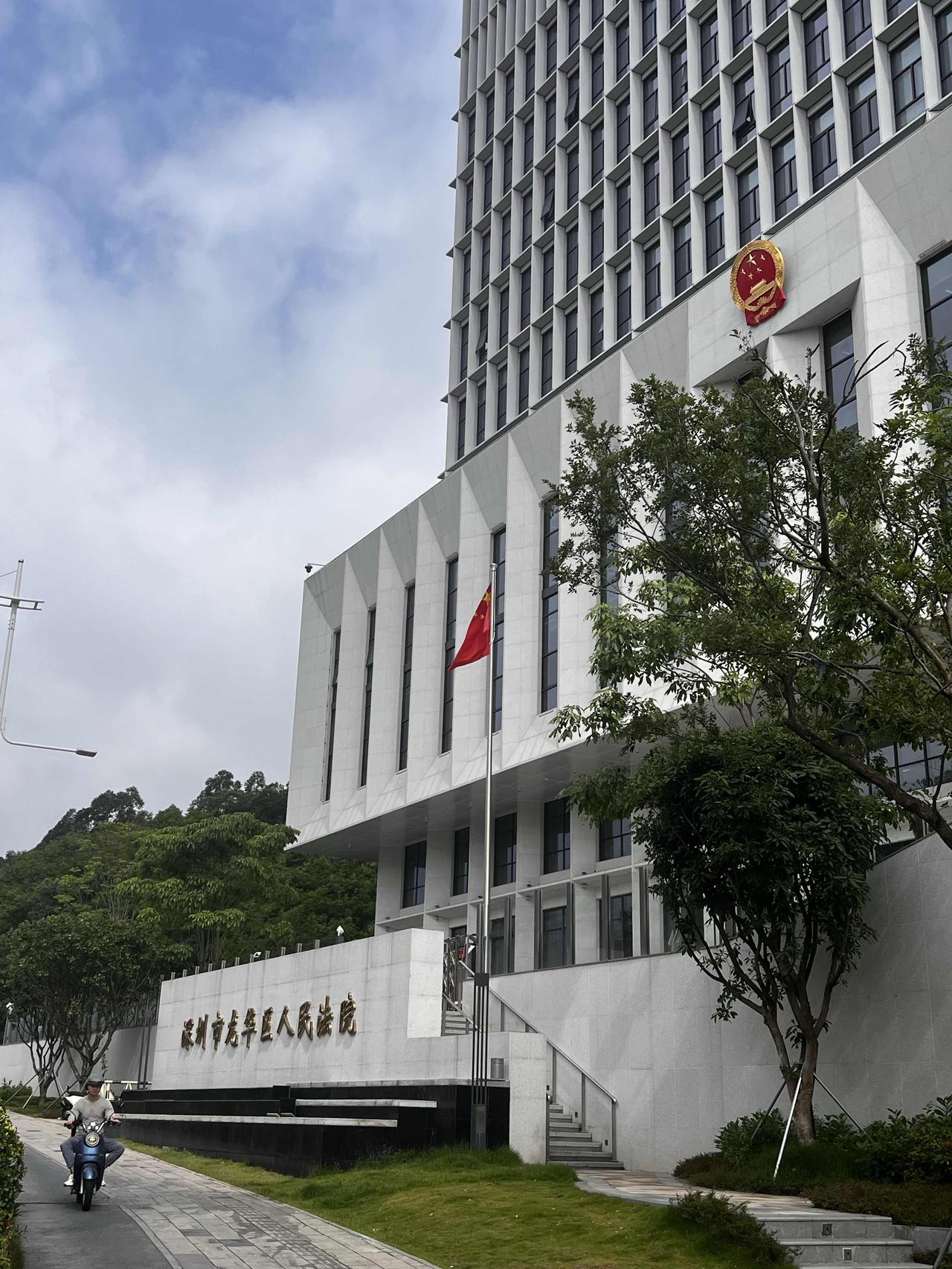 被执行人都被带到执行局了，还在说确实没钱，下个月一定还。法官说可以拘留，拘还是不