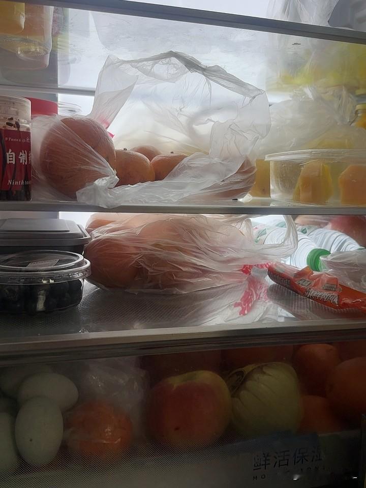 从妈妈家回来两天了，一点菜都没买，就买了10元钱的鸡蛋。从妈妈家回来后，我发