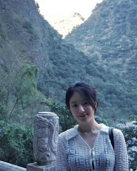 同事介绍的相亲对象，看起来很正经