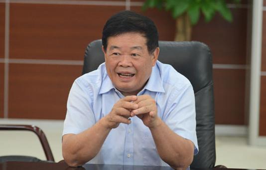 曹德旺开心了！曹德旺终于能松口气了。八十岁的他，把公司彻底交给了儿子