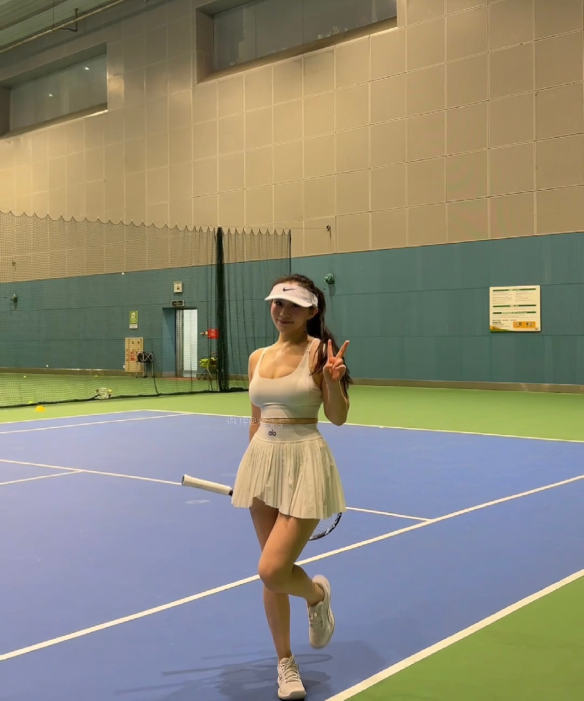 🎾一打就是半年了就还是新手小徐不打个1-2年都不好意思说自己会打[捂脸哭]​
