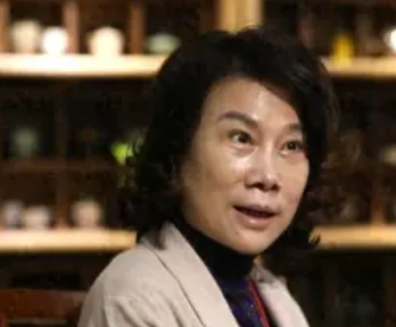 不搞臭董明珠，死不瞑目！当口诛笔伐董明珠“海归论”的闹剧，以失败收场，那些心怀叵