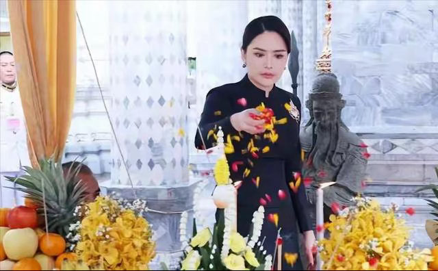 泰王心肝儿欧拉弄：别人还在卷简历，她已被盖章“最亮招牌”