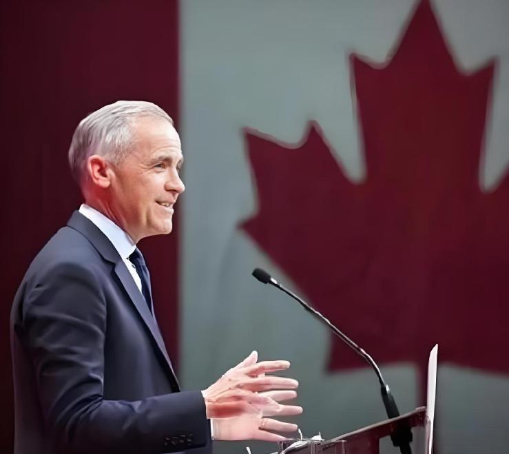 加拿大要跳反了！最近一份民调结果，在北美政坛扔下了一颗“震撼弹”。调查显示，高达
