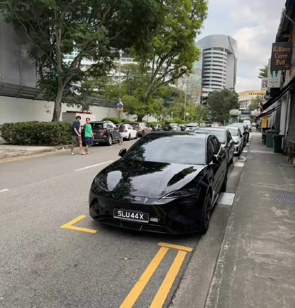 这么一看，车牌确实太影响车的颜值……​​​