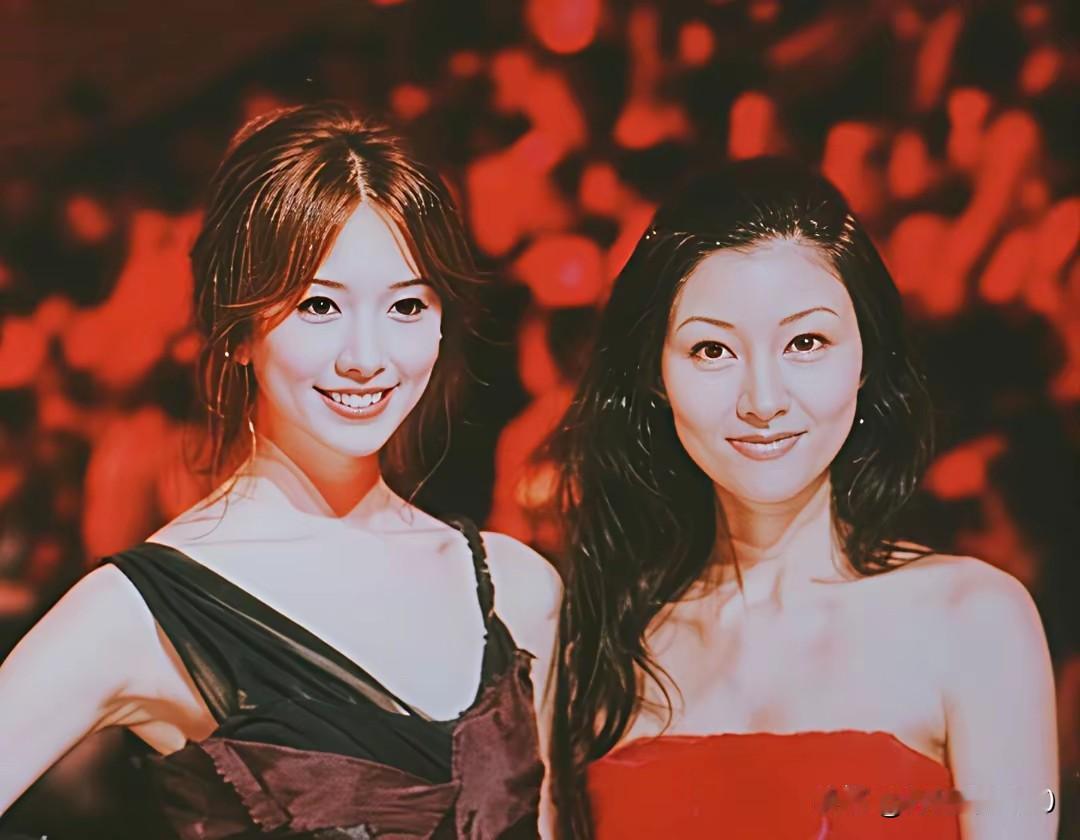 林志玲被称为“台湾第一美女”，李嘉欣被称为“香港第一美女”，两人都长得相当的漂亮