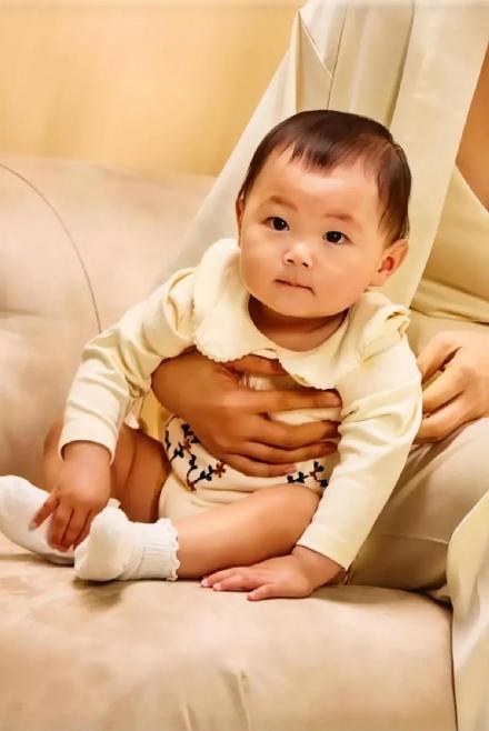 58岁朋友女儿怀孕，准婆婆阻挠，婚事告吹，孩子留下成难题。事情发生在朋友