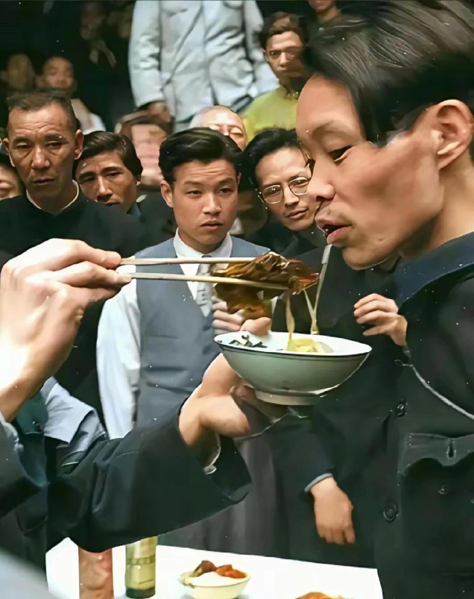 1949年上海解放前夕，国民党警察给革命者吃的最后一顿饭！​​​​