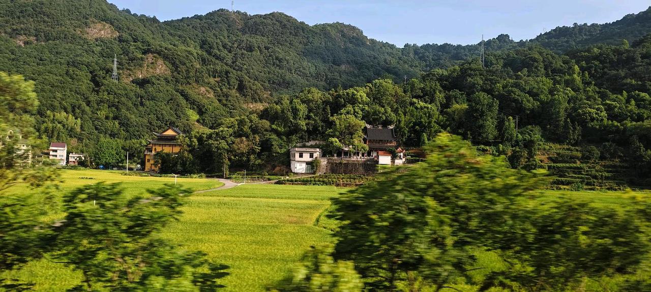 我老公多年的习惯，每次出差路过我娘家，都要过去住一晚。每次去不买东西，不多住。晚