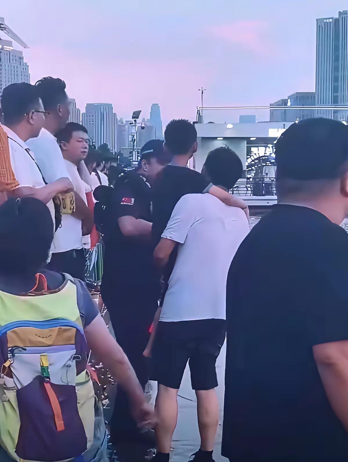 天津海河事件，出事的母子能得到多少赔偿？由谁来赔？8月5日傍晚七点多，一场让