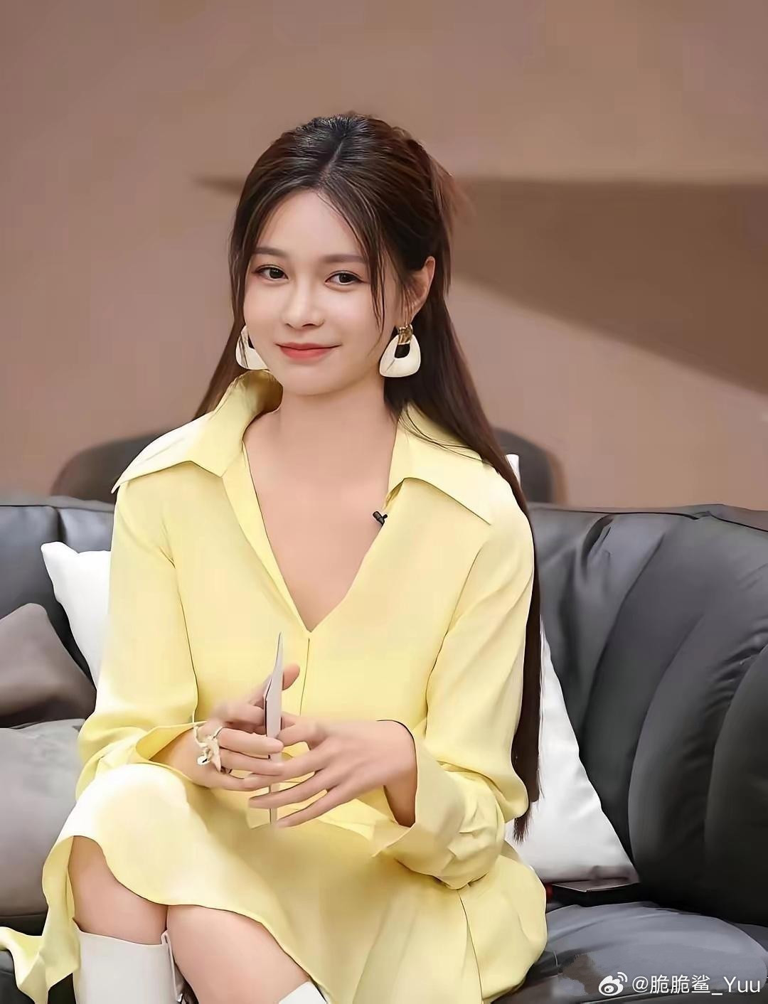 3000万，婆婆当场就没话了。杜海涛在节目上忽然问沈梦辰：能给我妈3000万不？全场一下安静了。沈梦