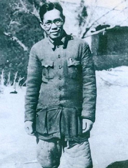 1947年，359旅主任刘亚生被俘，胡宗南叫来女部下：今晚拿下他！1947年